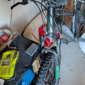 2024 Hyper Mountain bike Black