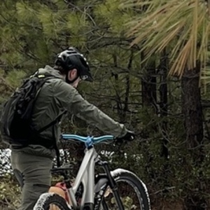 2023 Specialized Stumpjumper EVO Alloy Silver, gray or bare metal