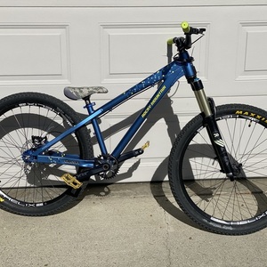 2017 Rocky Mountain Bicycles Flow 2.0 Blue