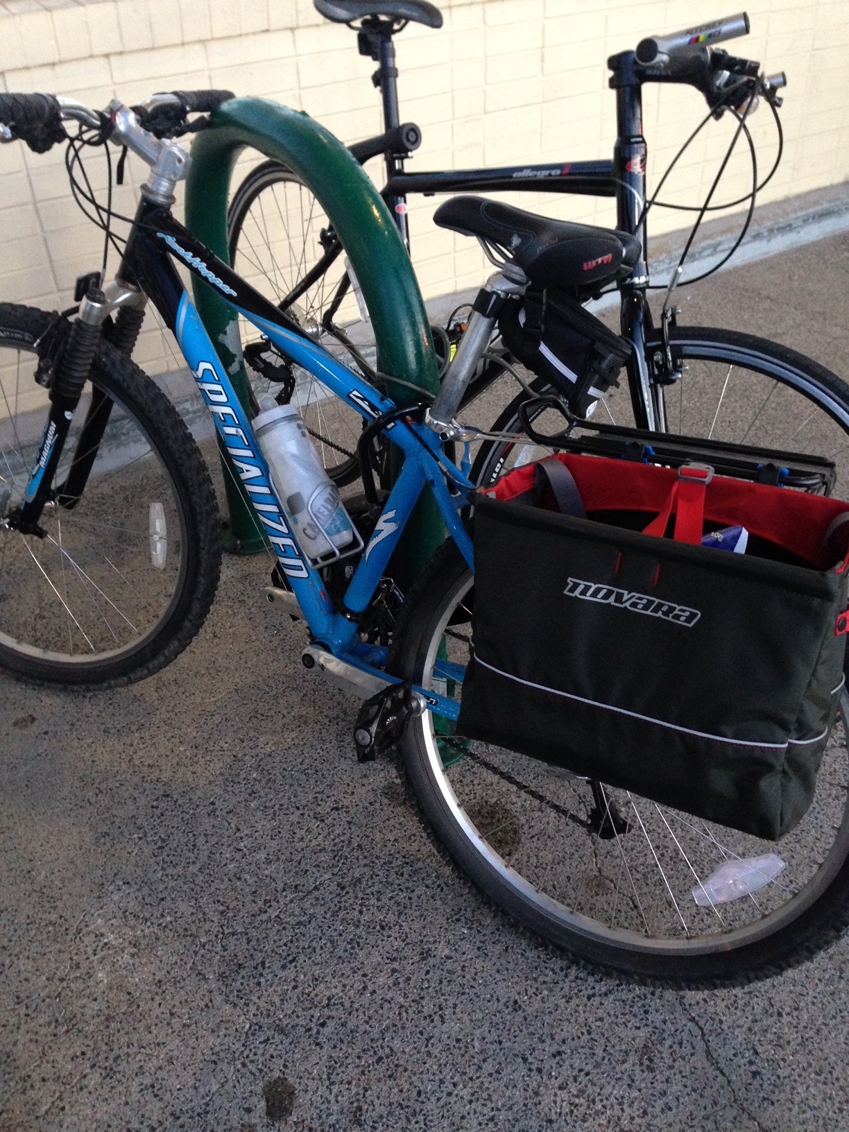 metal pipe bike rack