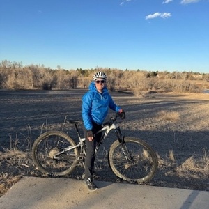 2021 Pivot Trail 429 XT Silver, gray or bare metal