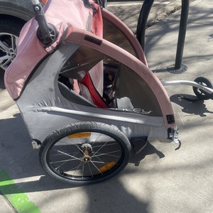 Burley Design HoneyBee bike trailer Red