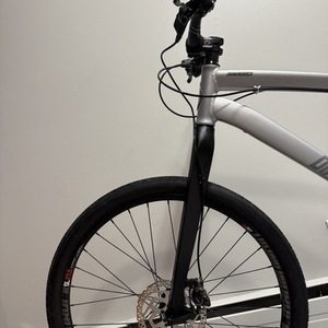 2016 Diamondback Hook Silver, gray or bare metal
