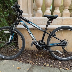 2014 Specialized Hotrock 24 21-speed Boys