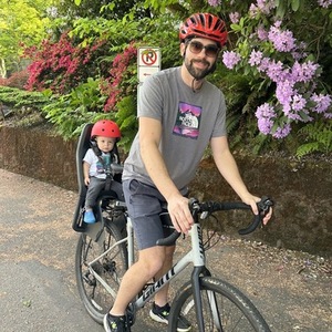 2022 Giant Revolt 2 XL Silver, gray or bare metal