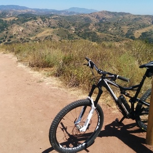 2016 Specialized Stumpjumper Black and White