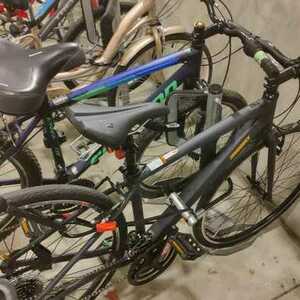 2022 Diamondback Metric 1 Black MD/43cm . Male/Unisex Black