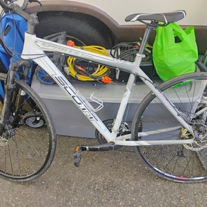 2010 SCOTT Sportster P55 White and Black