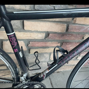 2018 Trek LEXA SL Black and Pink