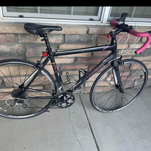 2018 Trek LEXA SL Black and Pink