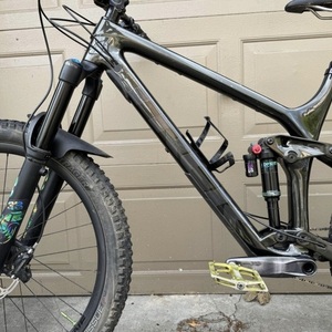 2022 Trek Remedy 9.8 carbon Silver, gray or bare metal
