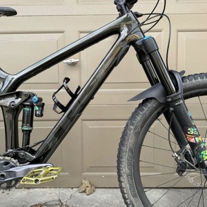 2022 Trek Remedy 9.8 carbon Silver, gray or bare metal