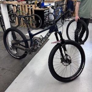 2023 Trek Slash 9.7 Blue