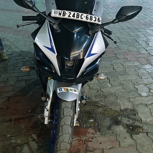 2021 Yamaha R15M White and Silver, gray or bare metal