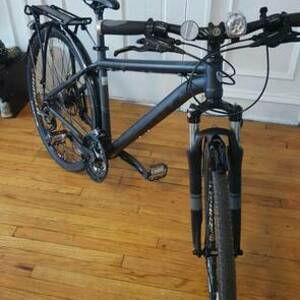2011 Trek Montare Black