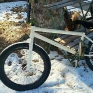 Subrosa Subrosa White and Green