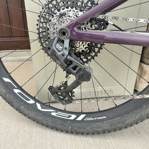 2024 Specialized Epic 8 Expert Purple
