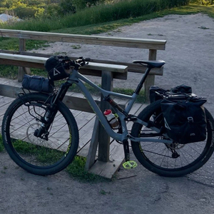 2018 Specialized Stumpjumper Comp Alloy Silver, gray or bare metal