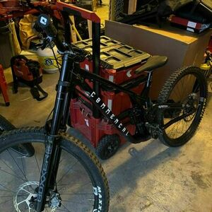 2024 Commencal Bikes Supreme v5 Black