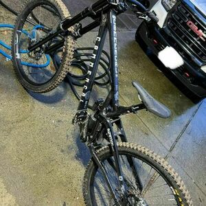 2024 Commencal Bikes Supreme v5 Black
