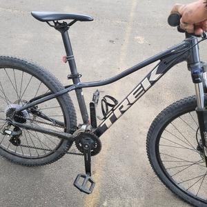 2025 Merlin Front suspension Black