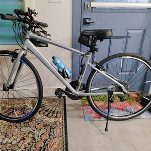 Diamondback T6 6061 Aluminum frame with Aluminum ... Silver, gray or bare metal