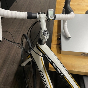 2013 Specialized Roubaix SL4 Elite 105 White, Black, and Yellow or Gold