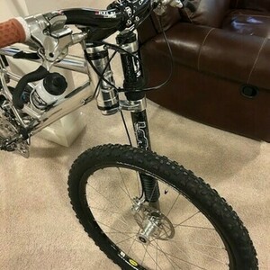 2002 Cannondale Jekyll 3000 Good Boy Silver, gray or bare metal