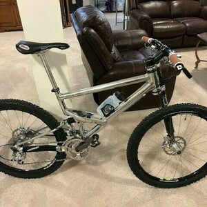 2002 Cannondale Jekyll 3000 Good Boy Silver, gray or bare metal