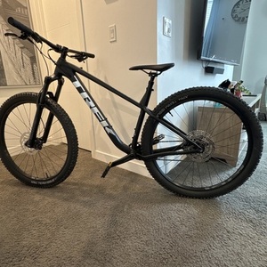 2023 Trek Alpha Gold Aluminum, tapered head tub... Black