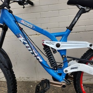 2010 Kona stinky 24 Blue and White