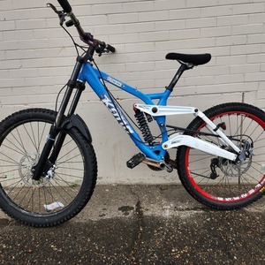 2010 Kona stinky 24 Blue and White