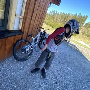 2025 Commencal Bikes Frs sykkel White en Blue