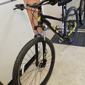 GT Bicycles Avalanche Black and Green