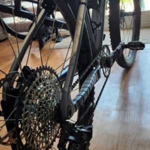 2022 Giant Fathom 1 Blue and Silver, gray or bare metal