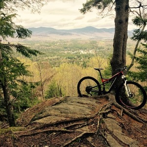 2013 Specialized Stumpjumper FSR Expert Carbon 29 Black, Red, and White