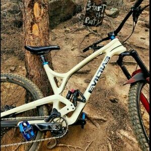 2019 Evil Insurgent White