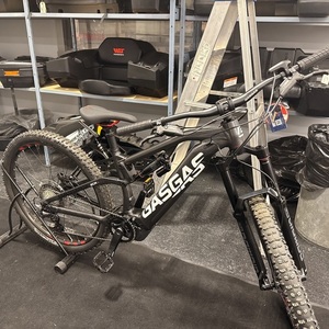 2023 GT Bicycles eca2 sm Silver, gray or bare metal