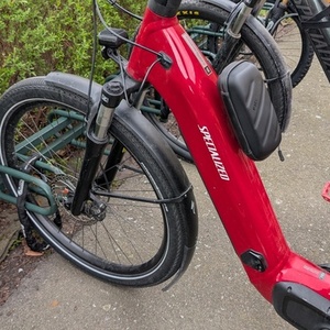 2023 Specialized COMO 3.0 IGH Red