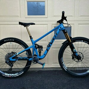 2025 Pivot Switchblade Blue