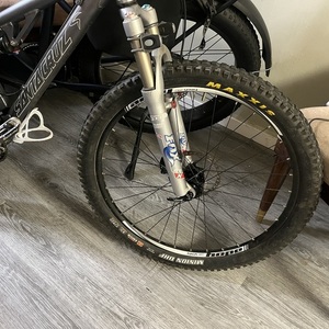 2025 Santa Cruz Aluminum Silver, gray or bare metal