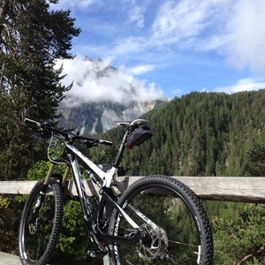 2013 SCOTT Genius 720 White and Black