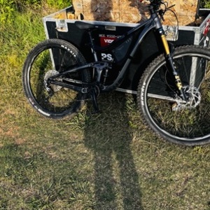 2029 Giant Trance 2 M Metallic Black