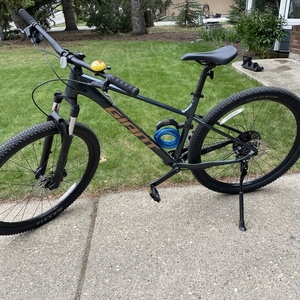 2025 Giant Talon 2 Hardtail Trail Bike Green