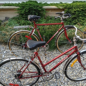 1983 Maruishi Men's high-step and Women's mid-step Red