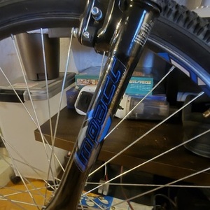 Supercycle Surge Silver, gray or bare metal