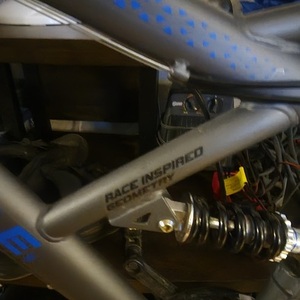 Supercycle Surge Silver, gray or bare metal