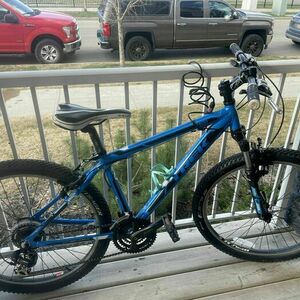 2021 Trek 16.5 inch Blue