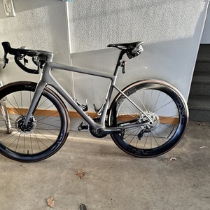 2023 ENVE Melee Silver, gray or bare metal