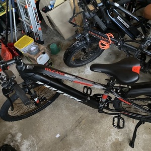 2025 Totem E Volcano 2.0 Black and Red